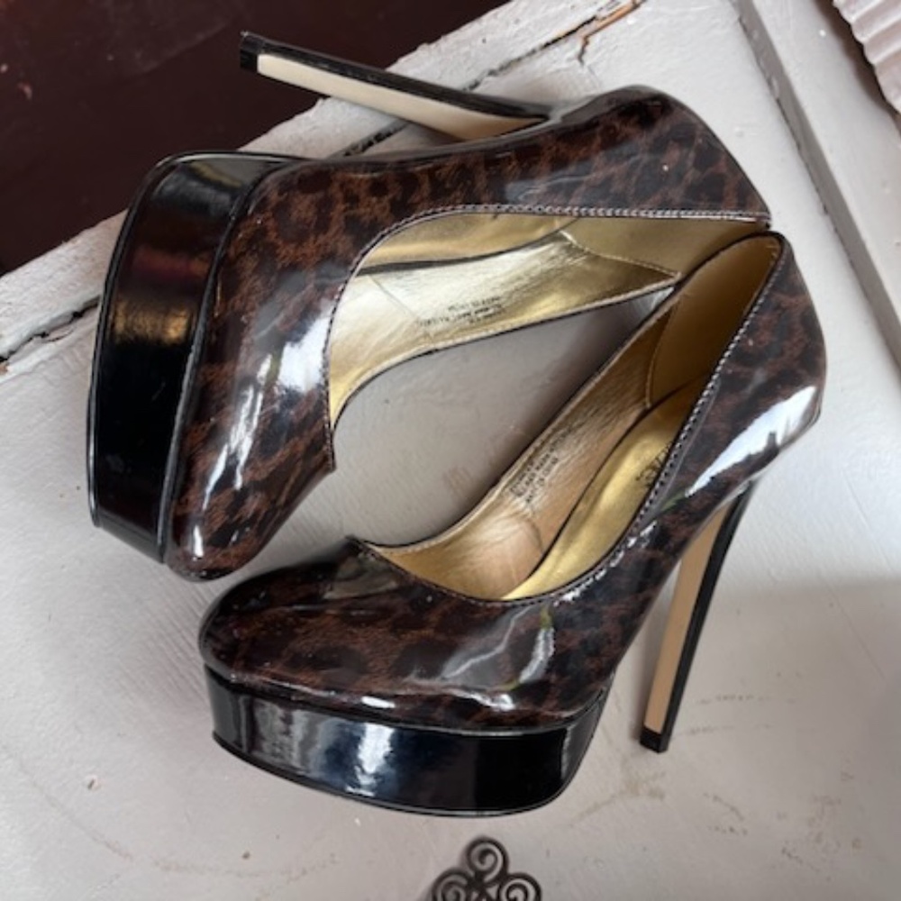 Shoe Dazzle: Heels Size 6